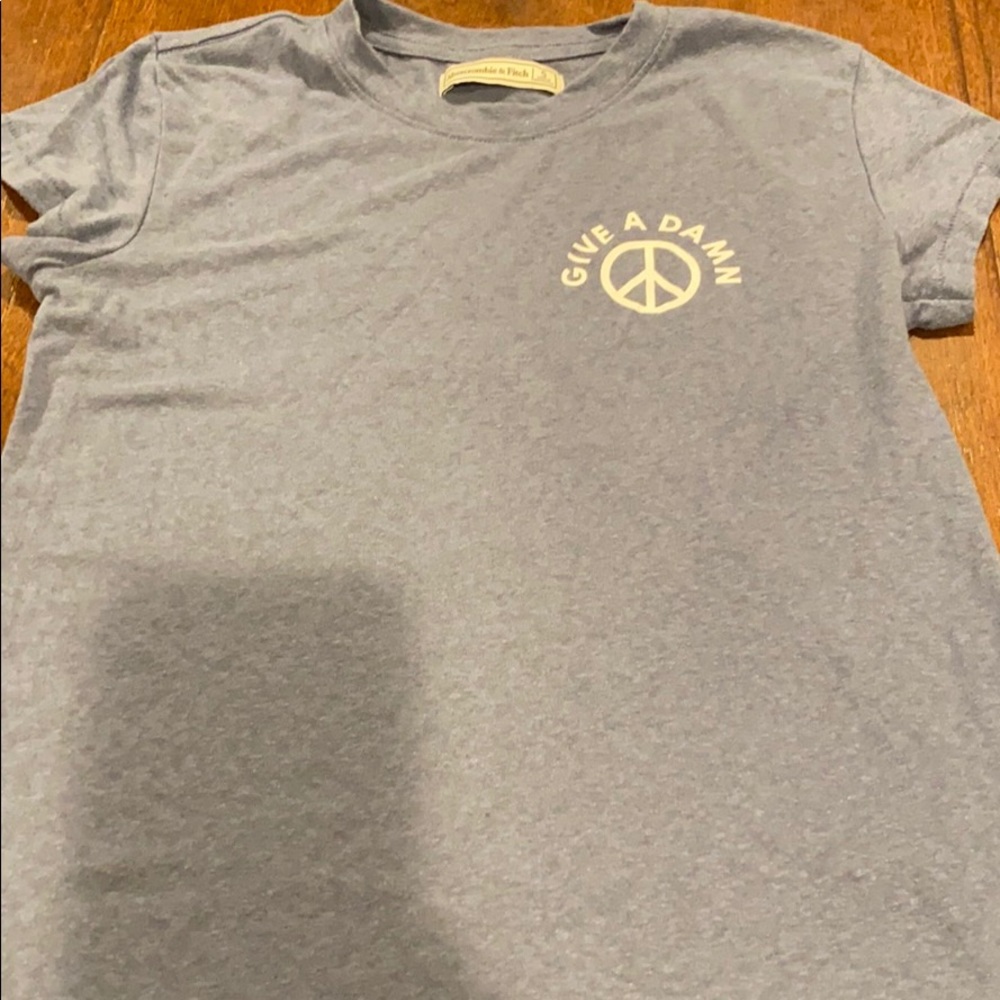 Abercrombie & Fitch T shirt